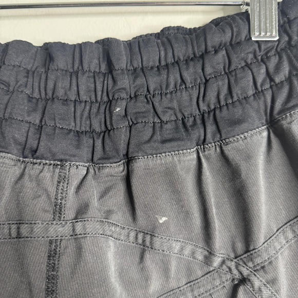 Lululemon Shorts Womens 4 Black Running Athletic Zip Pocket - Picture 6 of 7